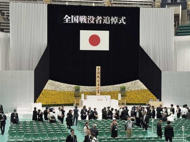 終戰80週年　小泉進次郎率先參拜靖國神社 | 華視新聞