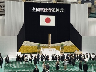 終戰80週年　小泉進次郎率先參拜靖國神社