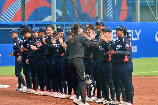 世運會女壘李思詩連2戰開轟　台灣擊敗荷蘭晉4強 | 華視新聞