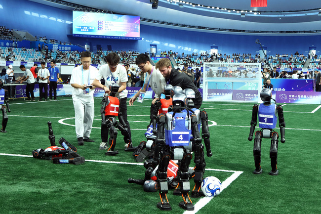 機器人搬上賽場  北京辦運動會成新奇體驗 | 華視新聞