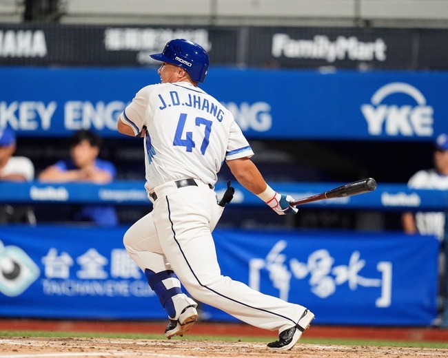 張進德多練一壘自認靈活　笑稱吉力吉撈偷偷練很久 | 華視新聞