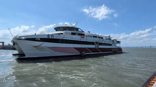 颱風打亂金門對外交通  海空齊發載運旅客返台 | 華視新聞