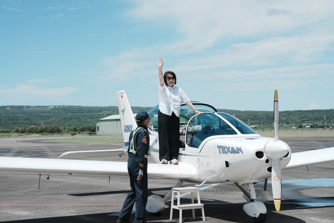 屏東3D旅遊嘉年華　恆春機場熱鬧開飛 | 華視新聞