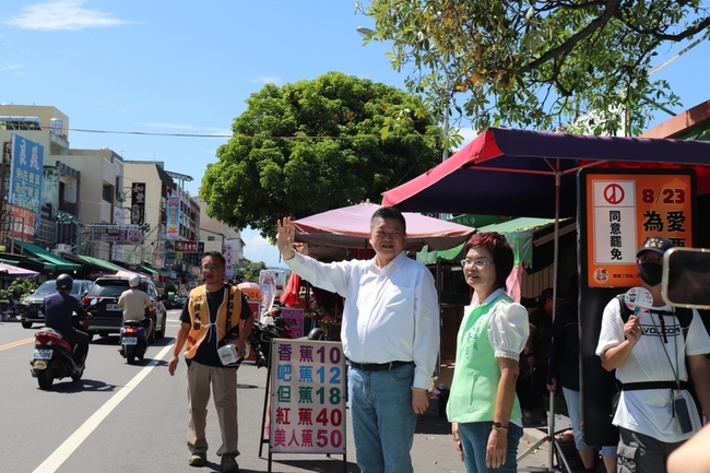 藍縣市首長赴南投反罷　罷團徒步掃街催同意票 | 華視新聞