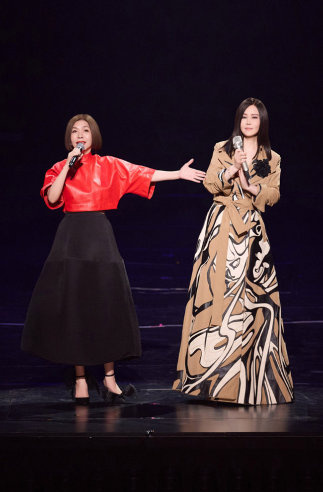 江蕙小巨蛋開唱邀張清芳登台  提金曲糗事幫忙緩頰 | 華視新聞