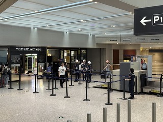 上海兩機場簡化安檢流程  城市過度安檢成話題