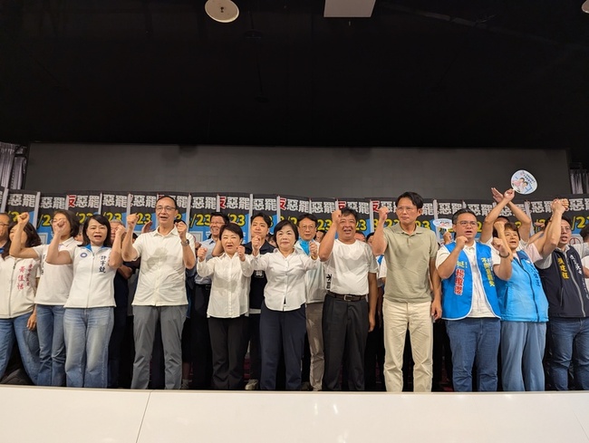 楊瓊瓔辦反罷宣講藍白主席助講 罷團掃街催票 | 華視新聞