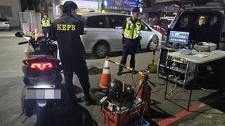 「大高雄寧靜專案」掃蕩噪音炸街機車  揪50部開罰