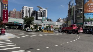 力拚高雄市長初選　許智傑現勘陳情、賴瑞隆助救災