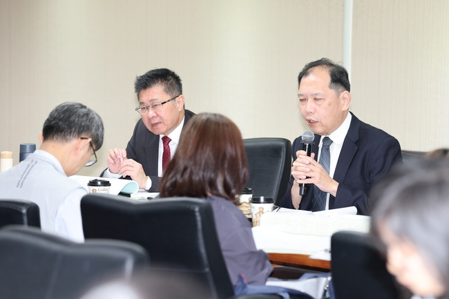 立院審查兒童托育服務法　朝野支持政院版監管雲入法 | 華視新聞