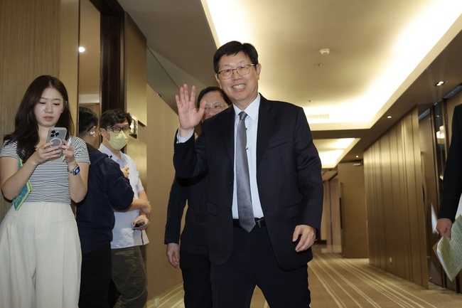 劉揚偉：關稅疊加影響台廠　規劃美墨設科學園區 | 華視新聞