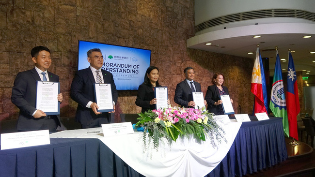 國泰世華簽署備忘錄  提供諮詢助台商赴菲投資 | 華視新聞