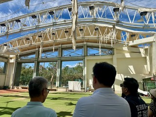 台東體中棒球場修復　朝野立委與鄭世忠會勘