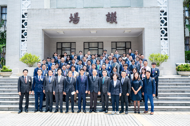 日本自民黨青年局訪團旁聽立院質詢　感受台灣民主 | 華視新聞