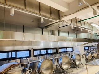 公辦民營廚房獲好評　基隆七堵國小加入行列