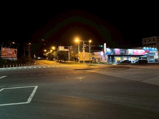 公路局年底擬設200處雙色路燈 降低夜間交通事故