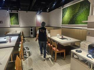 高市賣場內連鎖火鍋店餐盤有老鼠　業者遭罰3萬
