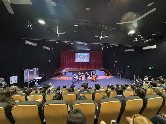 國台交弦樂四重奏赴澳交流　樂音優美志工忘敲下課鈴 | 華視新聞