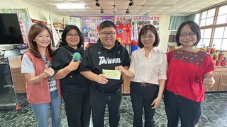 綠委們化身總舖師嘉縣辦共餐  讓義竹災民暖胃暖心