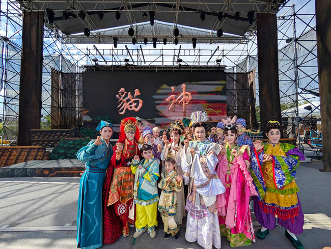 明華園戲劇總團金門登場  庄頭劇場獻演「貓神」 | 華視新聞