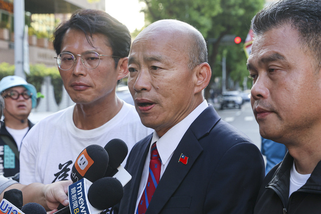 偕黃國昌車隊掃街　韓國瑜：感謝民眾黨發起核三公投 | 華視新聞