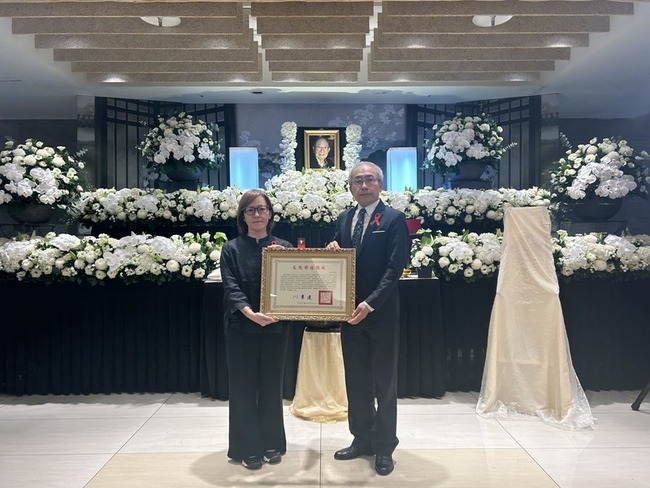 花燈工藝保存者林健兒辭世　文化部頒贈旌揚狀 | 華視新聞