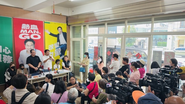 台中豐原烤鴨店逾300人食物中毒  業者致歉允賠償 | 華視新聞