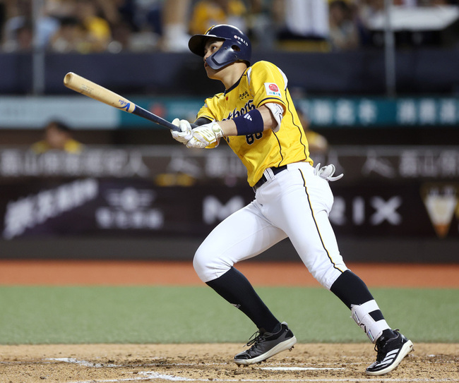 宋晟睿雙響砲率兄弟斷後勁連勝紀錄  鄭浩均有成長 | 華視新聞