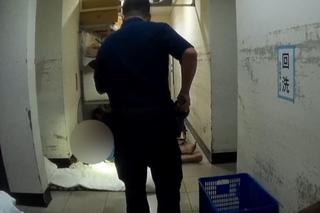 見警逃跑躲入汽車旅館裝睡　竟是失聯11年半移工