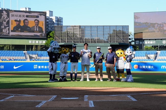 秋山拓巳狂喝珍奶　難忘與林威助同登「英雄訪問」 | 華視新聞