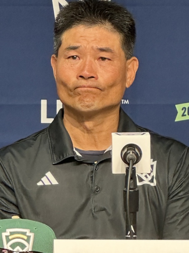 威廉波特少棒台灣奪總冠軍　總教練賴敏男淚灑記者會 | 華視新聞