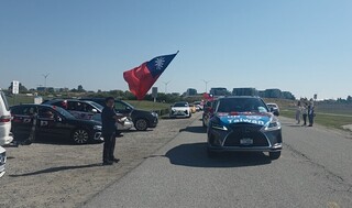 溫哥華僑胞車隊遊行加音樂聚會　展現挺台入聯決心