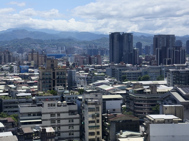 房仲：全台住宅含車位中位價1378萬　2年漲178萬 | 華視新聞