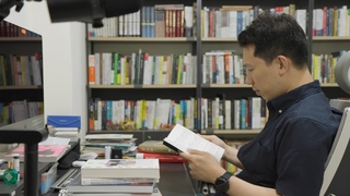 公視短片開箱涂豐恩私宅　走進閱讀日常