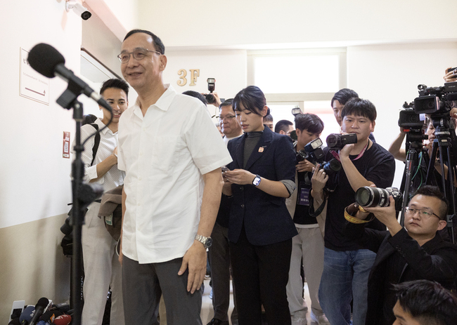 國民黨主席選舉　朱立倫盼盧秀燕三思再考慮 | 華視新聞