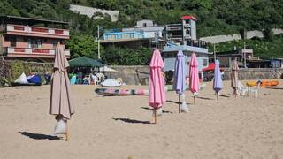 大武崙沙灘插傘占地遭指墾丁化　基市：推動納管