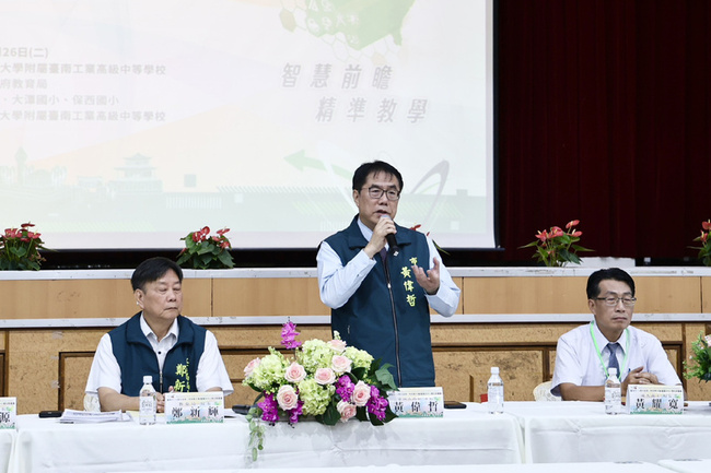 中央停止補助學校電費　黃偉哲承諾全力補足 | 華視新聞