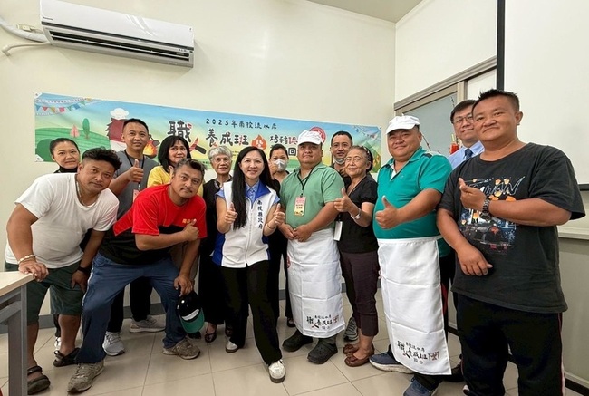 南投首創原風流水席培訓　助烤豬職人升級總舖師 | 華視新聞