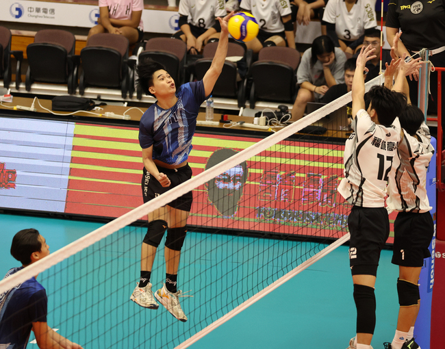 登峰造極青年排球賽　屏榮高中2連勝要拚HVL冠軍 | 華視新聞