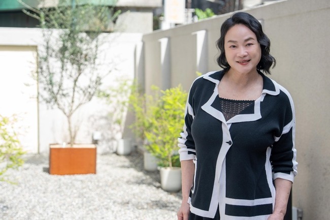 陸小芬拍戲曾沒日沒夜　赴美休養栽進精油世界 | 華視新聞