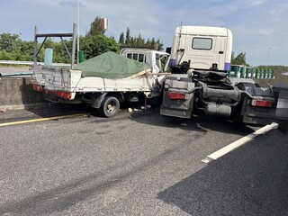 前車減速閃避不及　國3後龍段3車追撞釀4傷