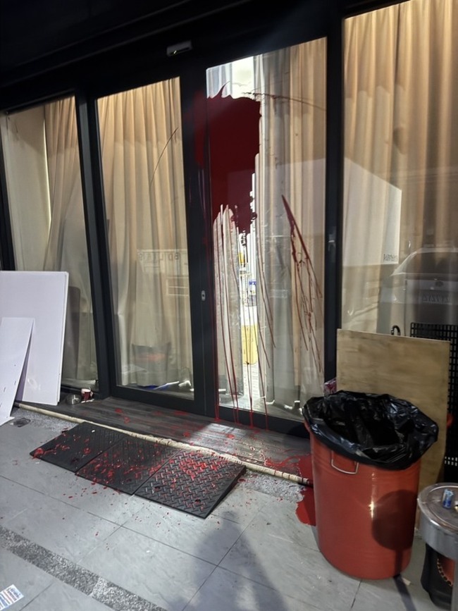 協商破局起糾紛　台中宗教用品店遭潑漆林嫌送辦 | 華視新聞