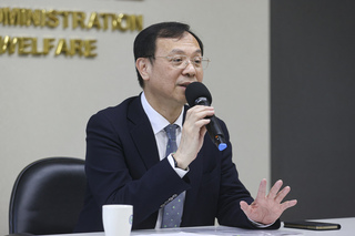 石崇良談優先拆彈目標  因應關稅、強化藥品韌性