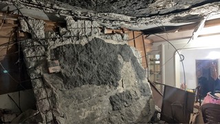 基隆民宅天花板崩落　8人暫安置飯店