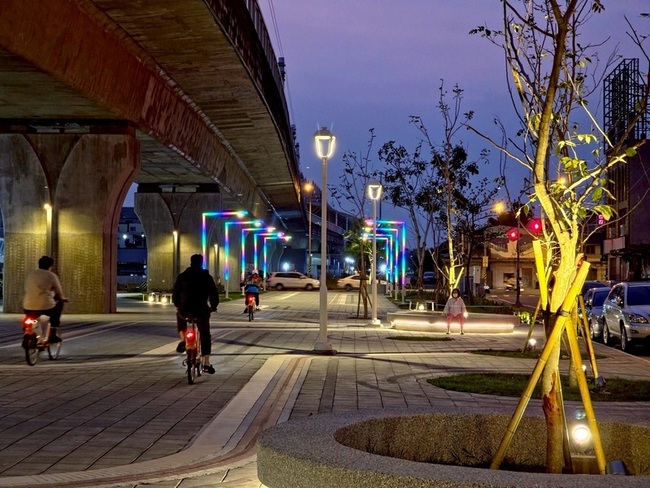 「屏花漾市集」展城市新風貌　七夕登場加碼抽項鍊 | 華視新聞