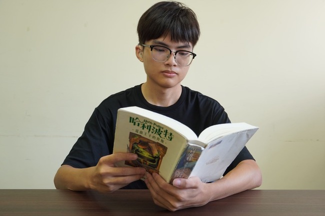 重度聽障生上台科大機械系　唇語和發問克服難題 | 華視新聞