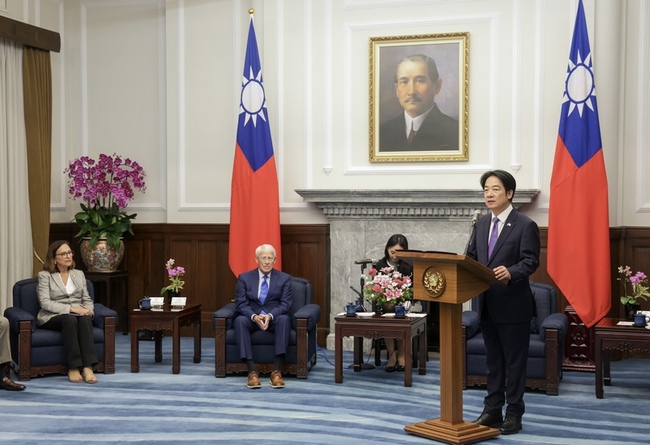 總統：2030年前國防預算占GDP5%　台美國防密切合作 | 華視新聞