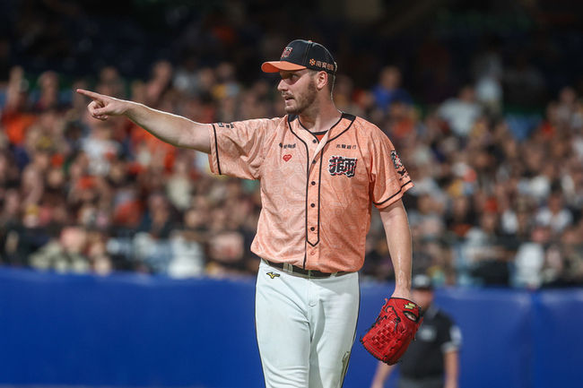 布雷克從迷失到找回最好自己  完成中職50勝里程碑 | 華視新聞