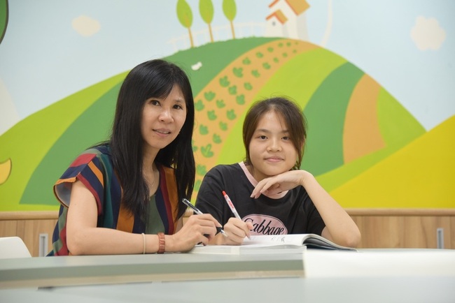 森林科轉任輔導教師　黃儀婷登教育家典範人物 | 華視新聞