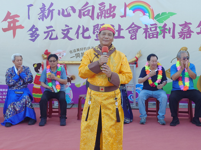 多元文化嘉年華  連江縣長王忠銘龍袍扮相出席 | 華視新聞